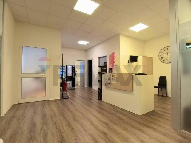 Locale Commerciale in affitto a Unione dei Comuni Circondario dell'Empolese Valdelsa, Montelupo Fiorentino