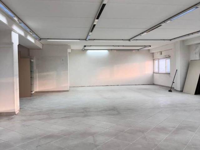 Locale Commerciale in affitto a Montaperto, Prata Principato Ultra