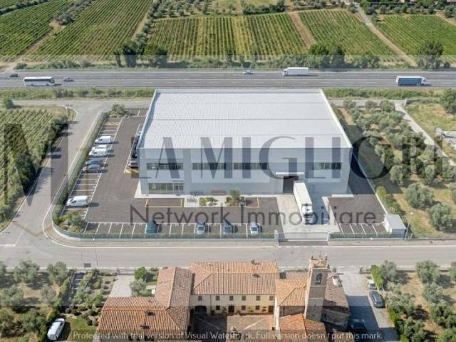 Locale Commerciale in affitto a Bagnolo, Montemurlo