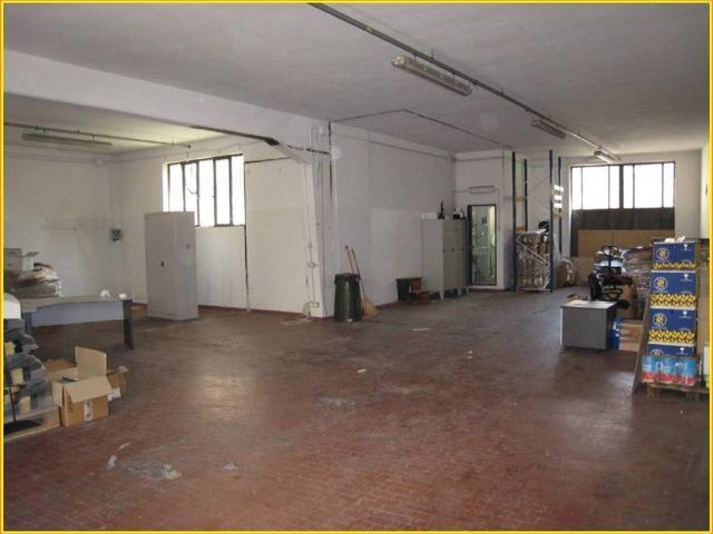 Locale Commerciale in affitto a Bagnolo, Montemurlo
