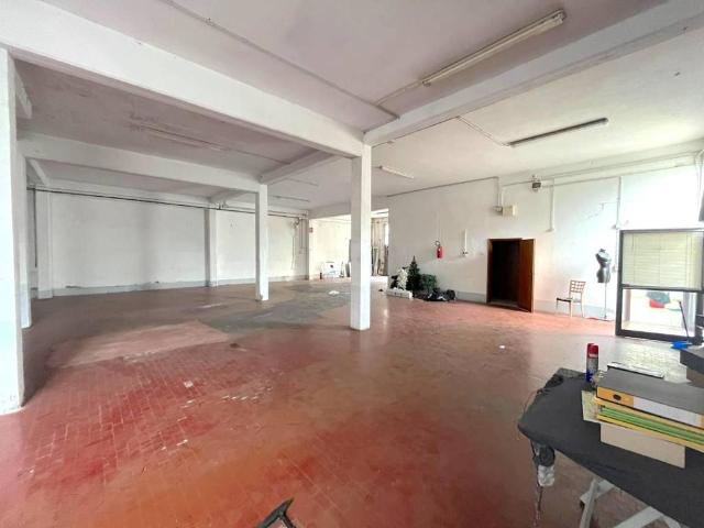 Locale Commerciale in affitto a Bagnolo, Montemurlo