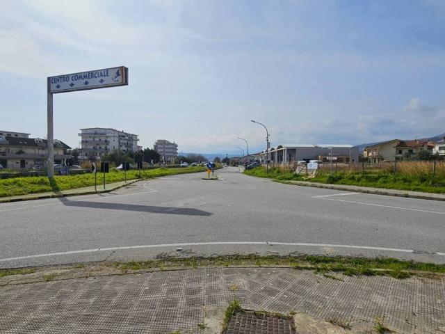 Locale Commerciale in affitto a Calabria, Catanzaro