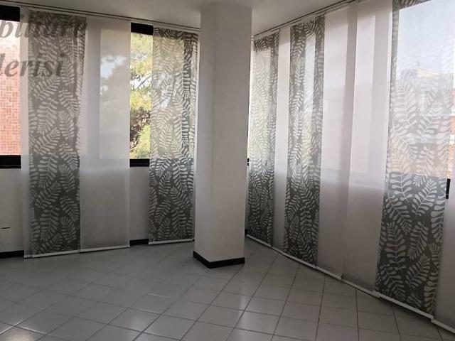 Locale Commerciale in affitto a Marche, Ascoli Piceno