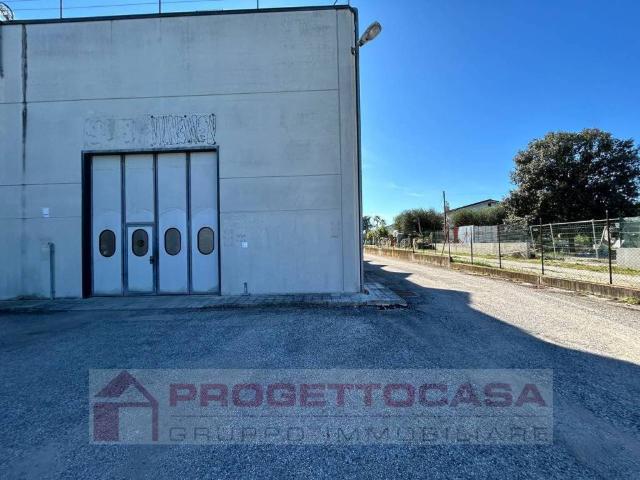 Locale Commerciale in affitto a Marche, Ascoli Piceno