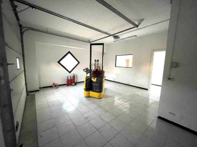 Locale Commerciale in affitto a Marche, Ascoli Piceno