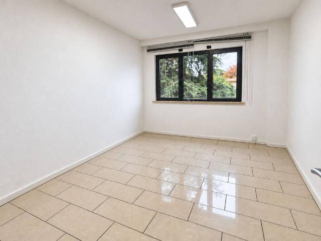 Locale Commerciale in affitto a Monterotondo, Roma Capitale