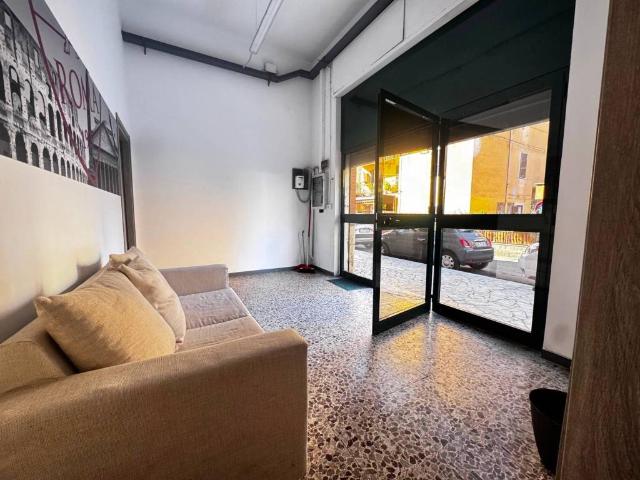 Locale Commerciale in affitto a Monterotondo Scalo, Roma Capitale