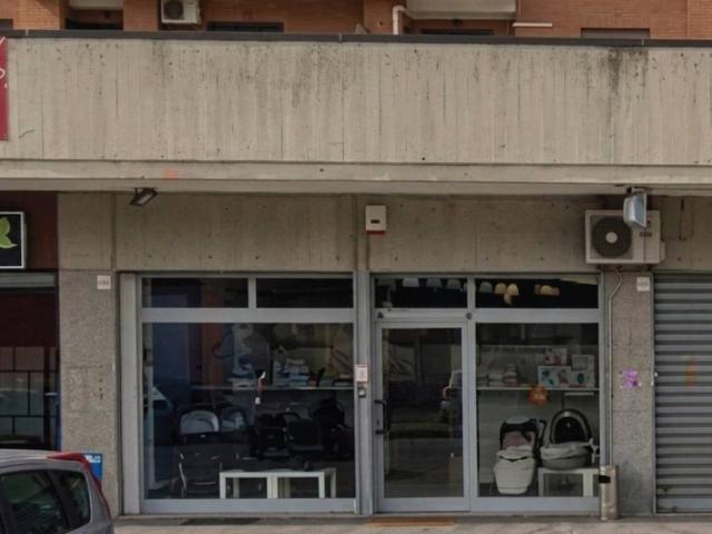 Locale Commerciale in affitto a Roma Capitale, Lazio