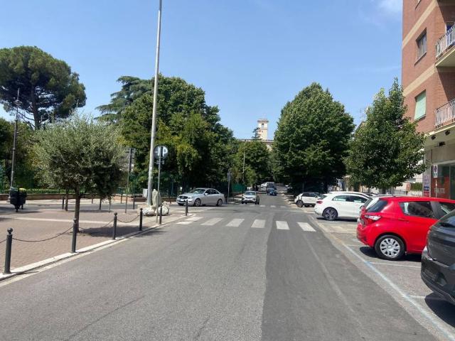 Locale Commerciale in affitto a Roma Capitale, Lazio