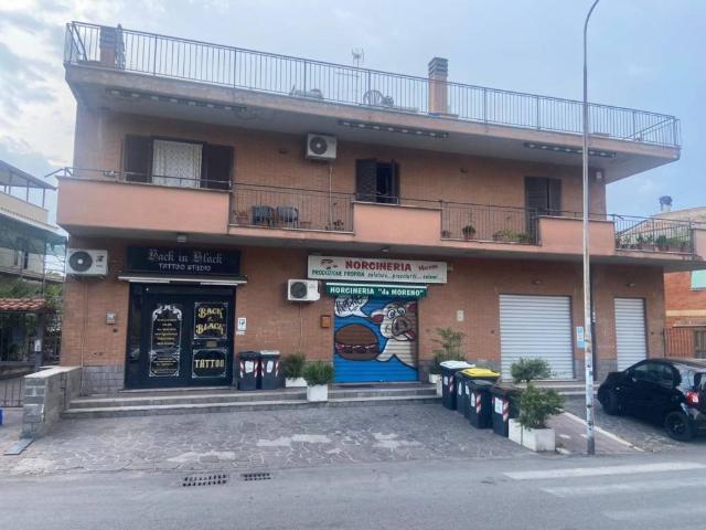Locale Commerciale in affitto a Roma Capitale, Lazio