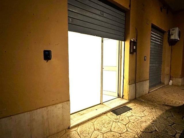 Locale Commerciale in affitto a Roma Capitale, Lazio