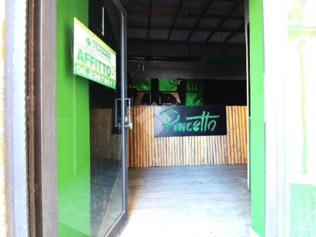 Locale Commerciale in affitto a Monterotondo, Roma Capitale