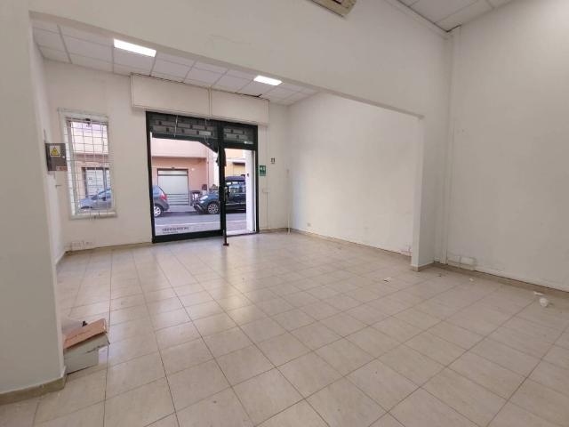 Locale Commerciale in affitto a Roma Capitale, Lazio