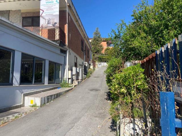 Locale Commerciale in affitto a Roma Capitale, Lazio