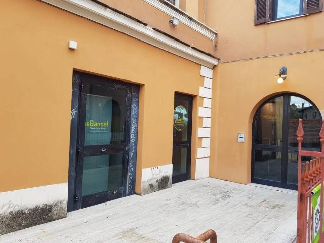 Locale Commerciale in affitto a Roma Capitale, Lazio