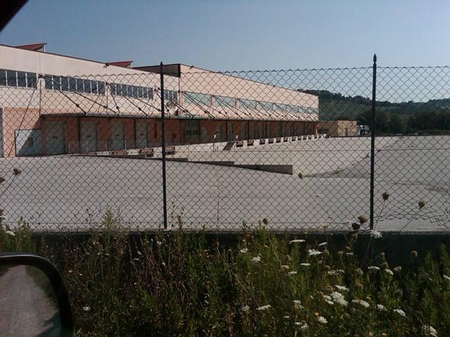 Locale Commerciale in affitto a Montescudo-Monte Colombo, Monte Colombo