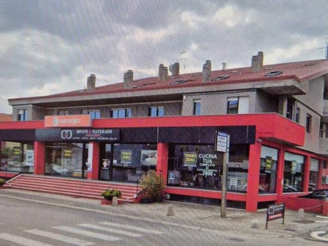 Locale Commerciale in affitto a Montesilvano, Abruzzo