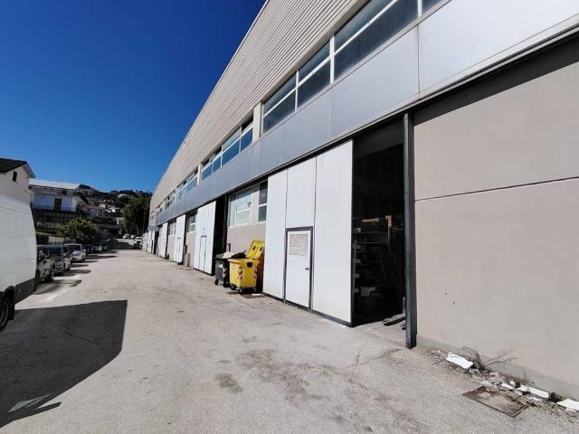 Locale Commerciale in affitto a Montesilvano, Abruzzo