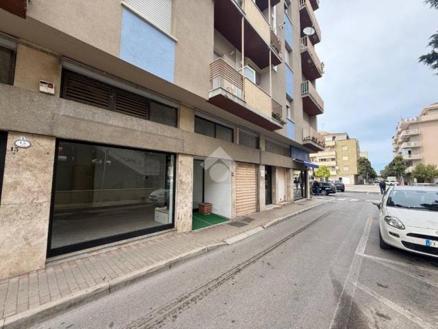Locale Commerciale in affitto a Montesilvano, Abruzzo