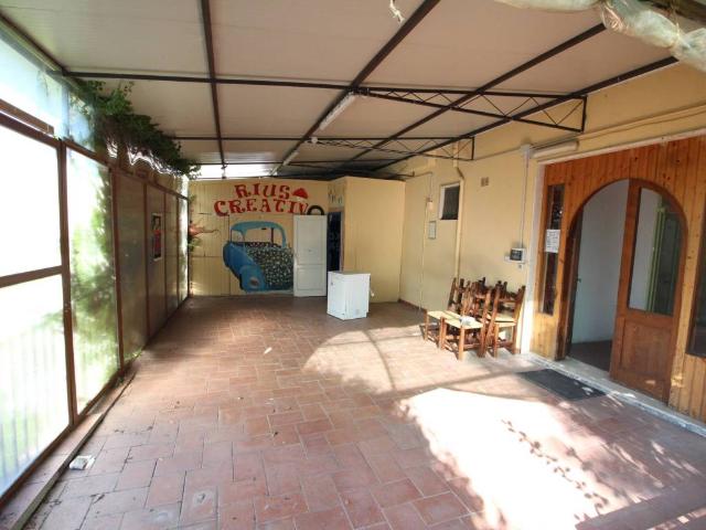 Locale Commerciale in affitto a Unione dei Comuni Circondario dell'Empolese Valdelsa, Montespertoli