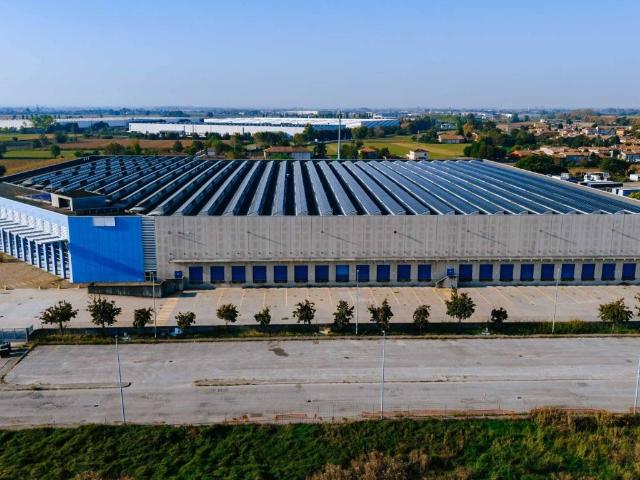 Locale Commerciale in affitto a Monticelli D'ongina, Reggio Emilia