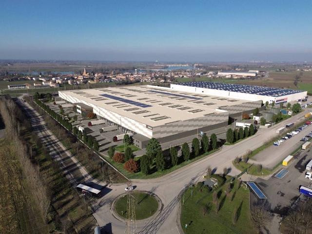 Locale Commerciale in affitto a Monticelli D'ongina, Reggio Emilia