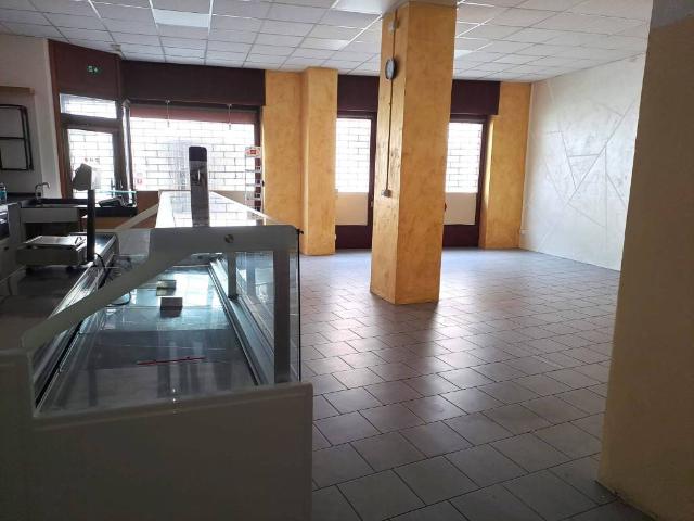 Locale Commerciale in affitto a Piemonte, Cuneo