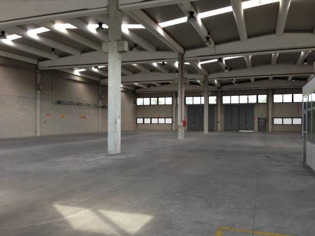 Locale Commerciale in affitto a Vighizzolo, Montichiari
