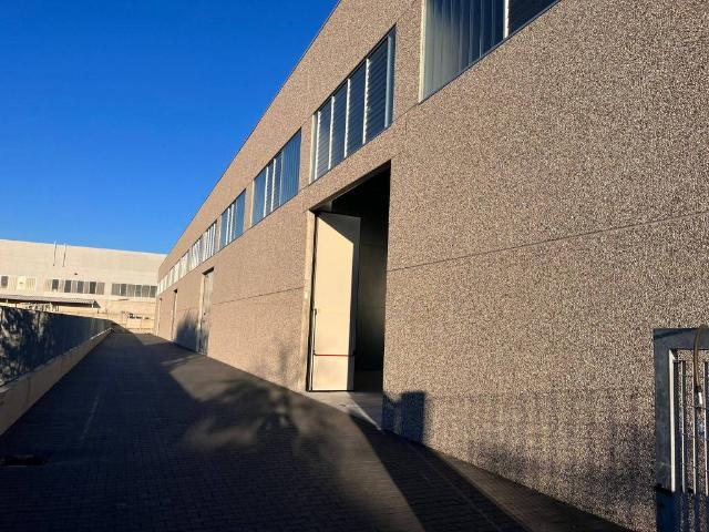 Locale Commerciale in affitto a Montichiari, Lombardia