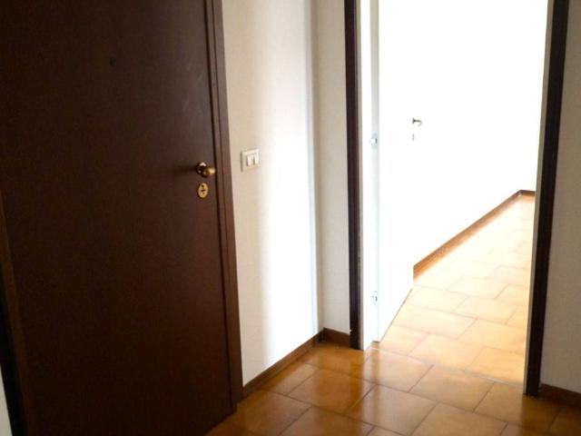 Locale Commerciale in affitto a Montichiari, Lombardia