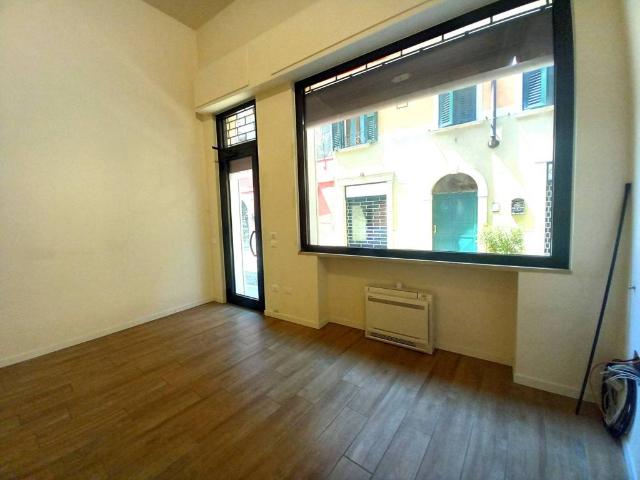 Locale Commerciale in affitto a Montichiari, Lombardia