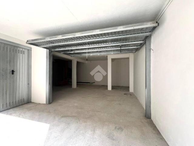 Locale Commerciale in affitto a Montichiari, Lombardia