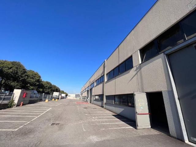 Locale Commerciale in affitto a Vighizzolo, Montichiari