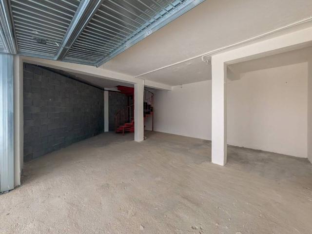 Locale Commerciale in affitto a Montichiari, Lombardia