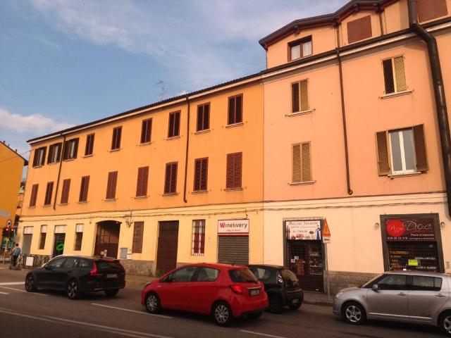 Locale Commerciale in affitto a Sant'Alessandro, Monza