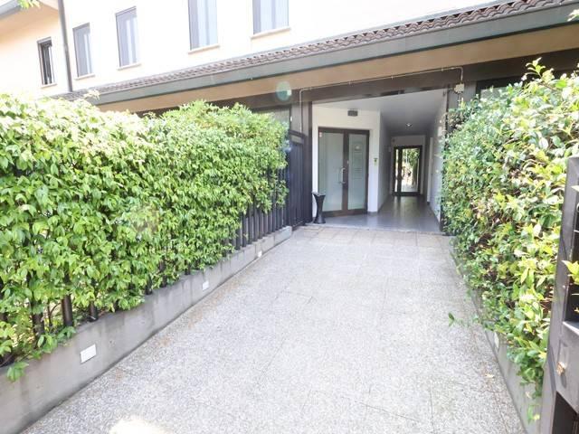 Locale Commerciale in affitto a Lissone, Lombardia