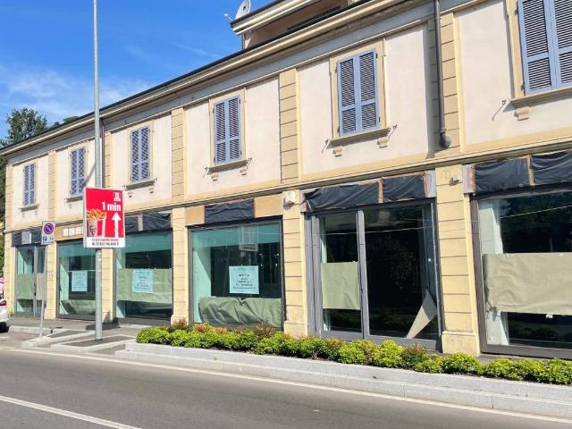 Locale Commerciale in affitto a Monza, Centro
