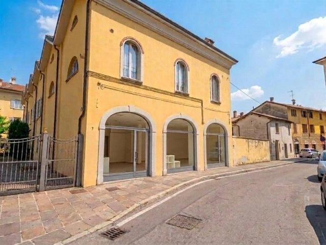 Locale Commerciale in affitto a San Carlo, Monza