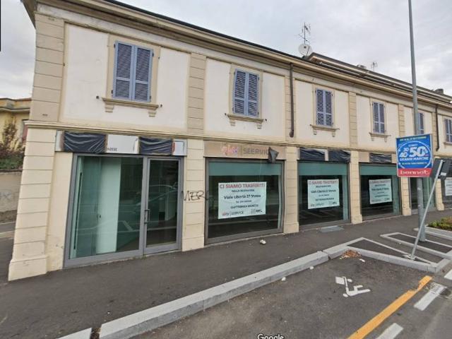 Locale Commerciale in affitto a Monza, Centro