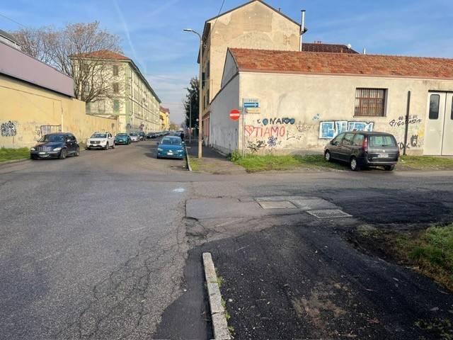 Locale Commerciale in affitto a Regina Pacis, Monza