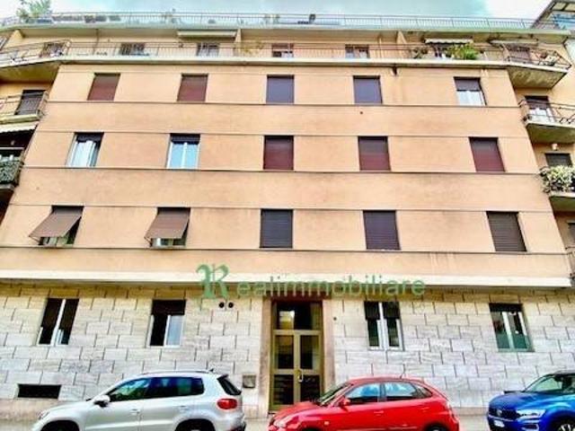 Locale Commerciale in affitto a Monza, Molinetto