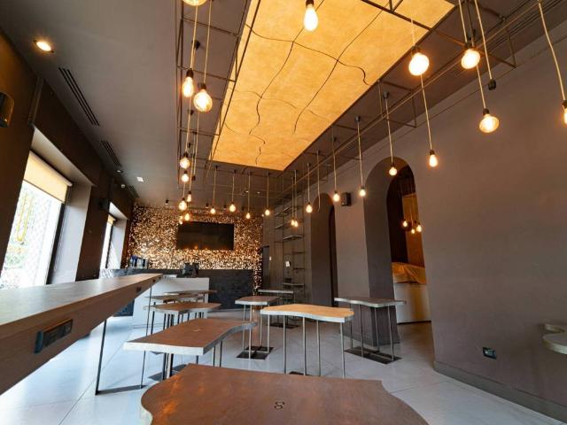 Locale Commerciale in affitto a Monza, Borgo Bergamo