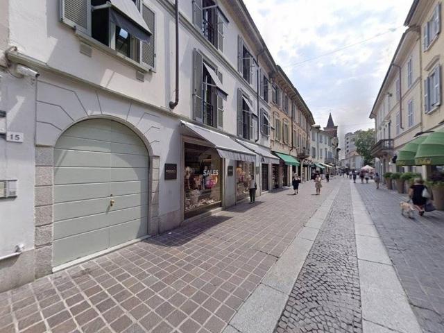 Locale Commerciale in affitto a Centro, Monza