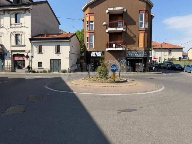 Locale Commerciale in affitto a San Gottardo, Monza