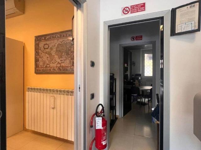 Locale Commerciale in affitto a San Giuseppe, Monza