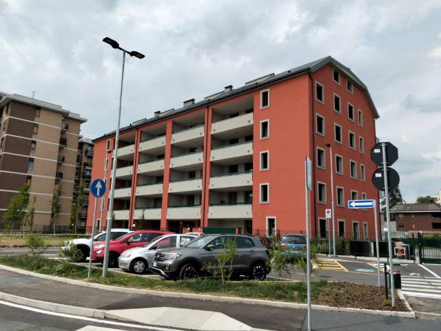 Locale Commerciale in affitto a Cristo Re, Monza
