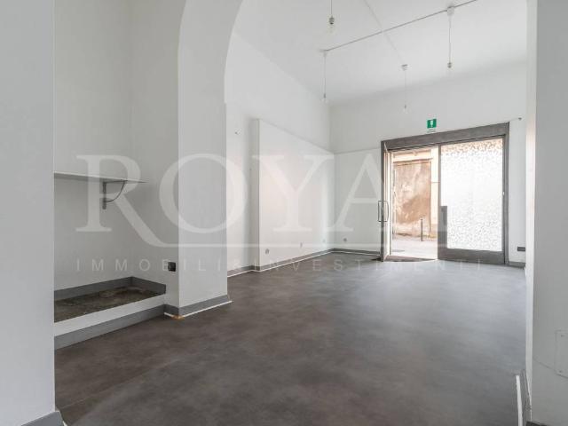 Locale Commerciale in affitto a Borghetto, Monza