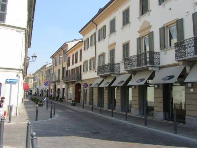 Locale Commerciale in affitto a San Gerardo, Monza