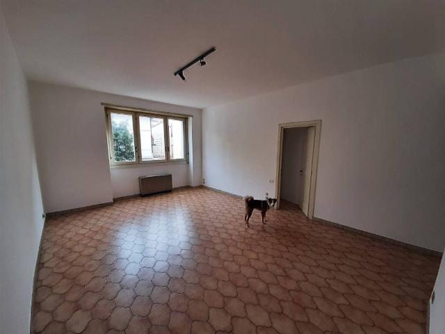 Locale Commerciale in affitto a Borghetto, Monza