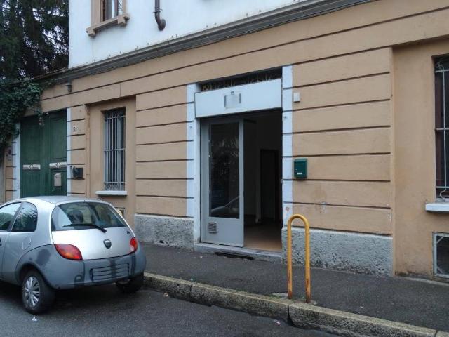 Locale Commerciale in affitto a Monza, Lombardia